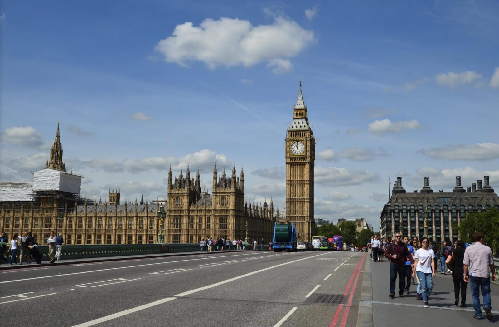 London rooms to rent on RoomsLocal