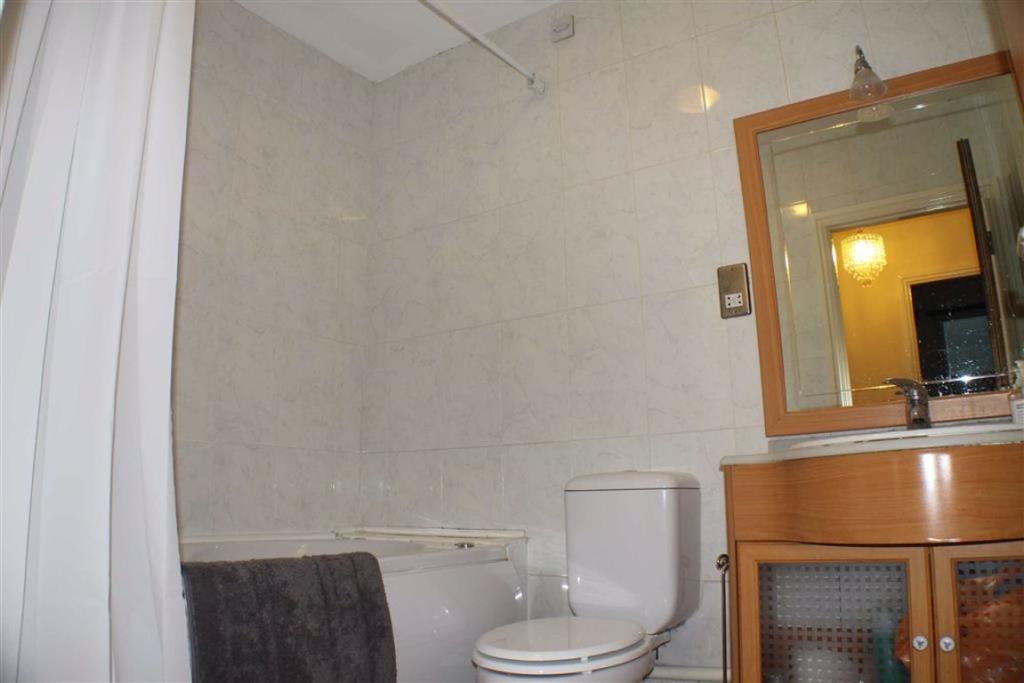 furnished 1  bedroom flat to rent, aLL bills included RoomsLocal image