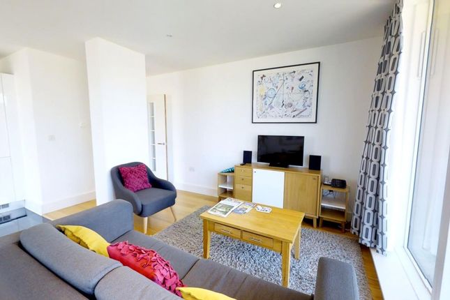An immaculate 1-bedroom flat image