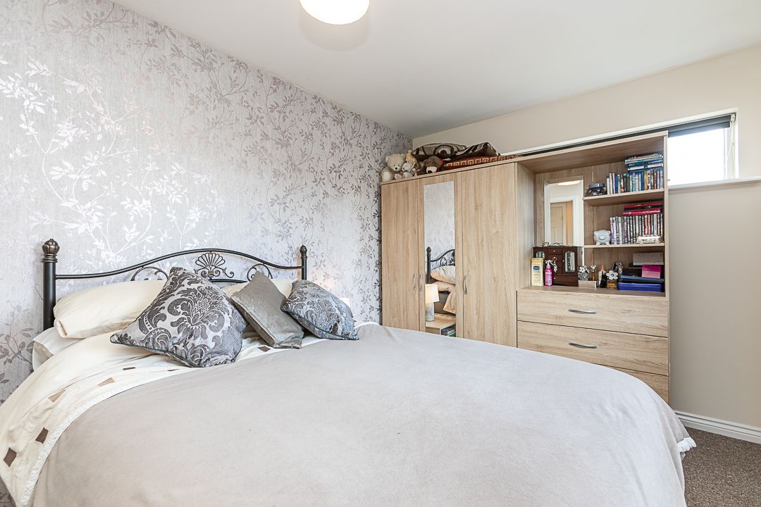Elegant one bedroom in littlehampton RoomsLocal image