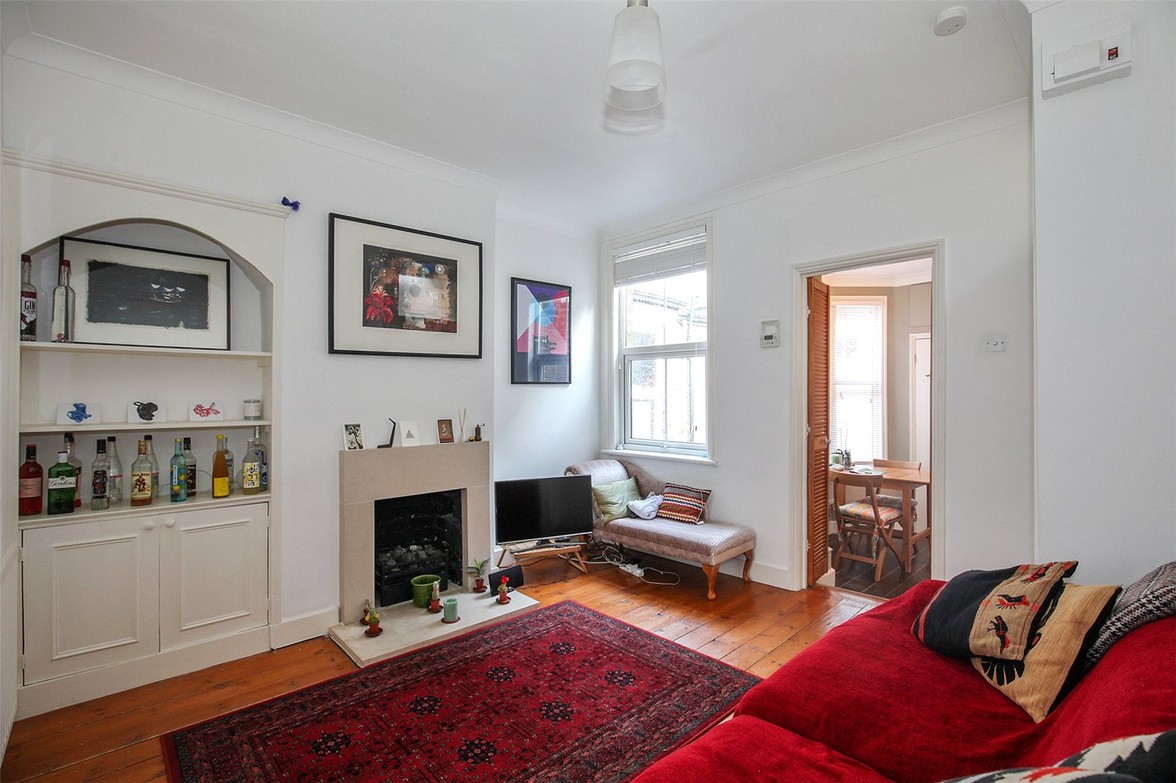 One bedroom apartment for rent in London E2 RoomsLocal image