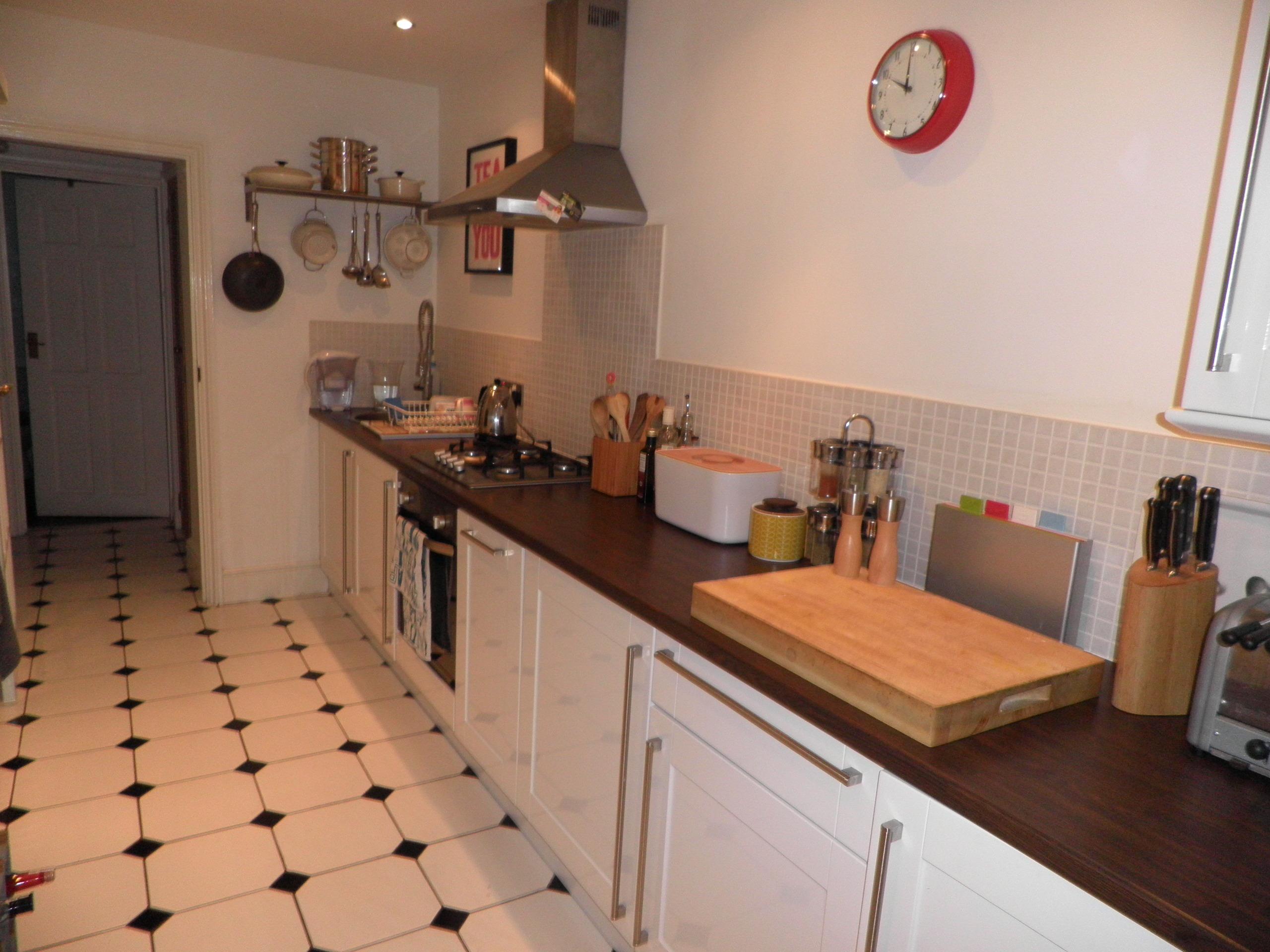 fabulously furnished 1 bedroom flat to rent RoomsLocal image