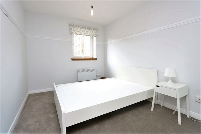 WELL PRESENTED ONE BEDROOM FLAT IN GLASGOW RoomsLocal image