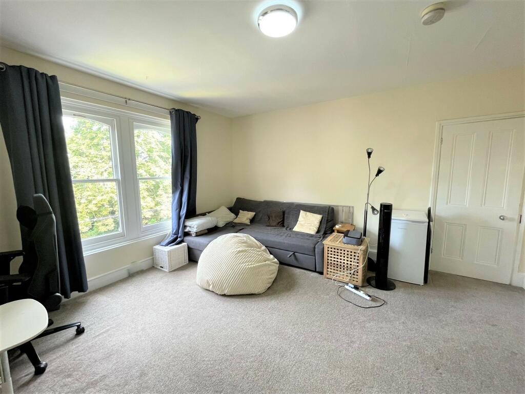 WELL PRESENTED BEDROOM FLAT IN BEDFORD RoomsLocal image