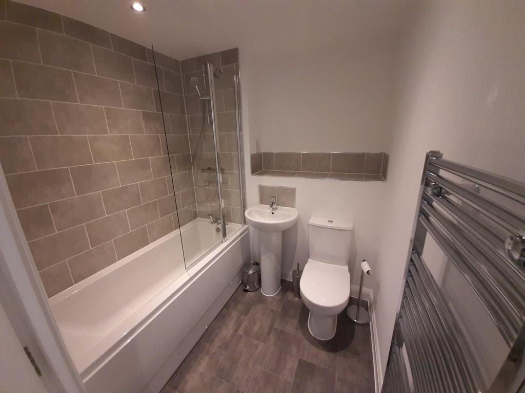 FURNISHED ONE BEDROOM FLAT IN MANCHESTER RoomsLocal image