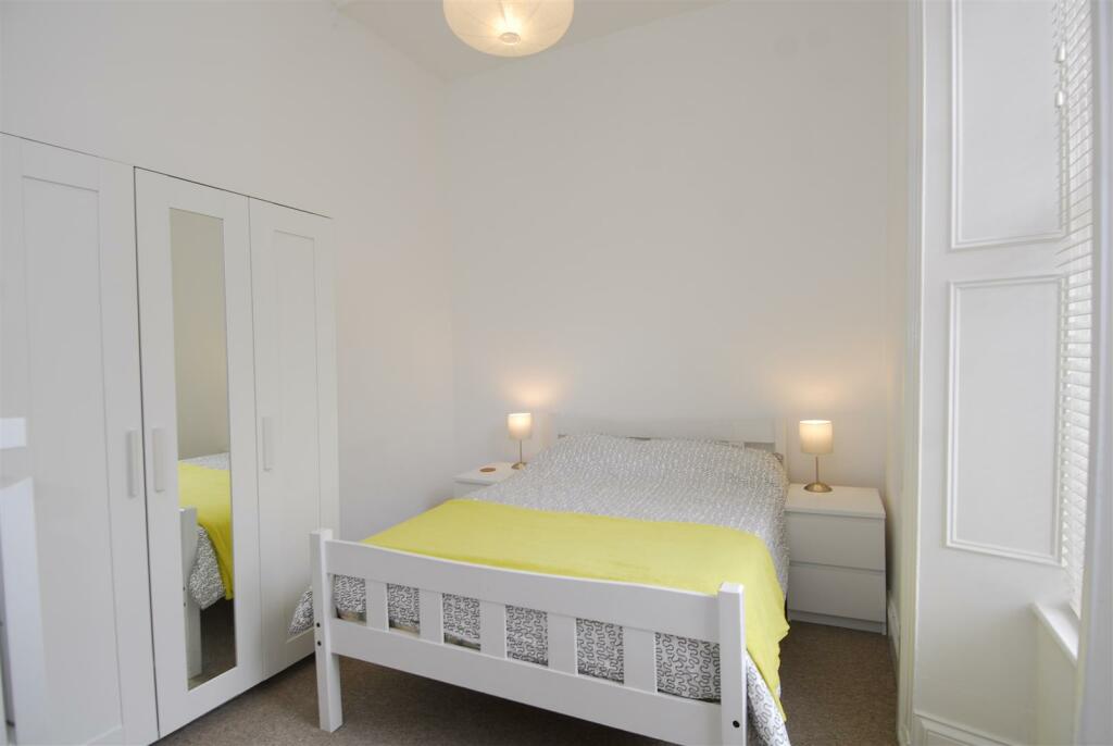 ONE BEDROOM FLAT IN PLYMOUTH RoomsLocal image