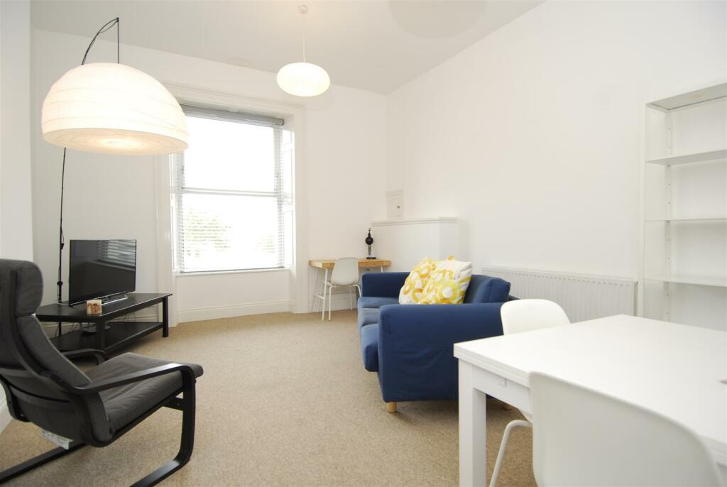 ONE BEDROOM FLAT IN PLYMOUTH RoomsLocal image