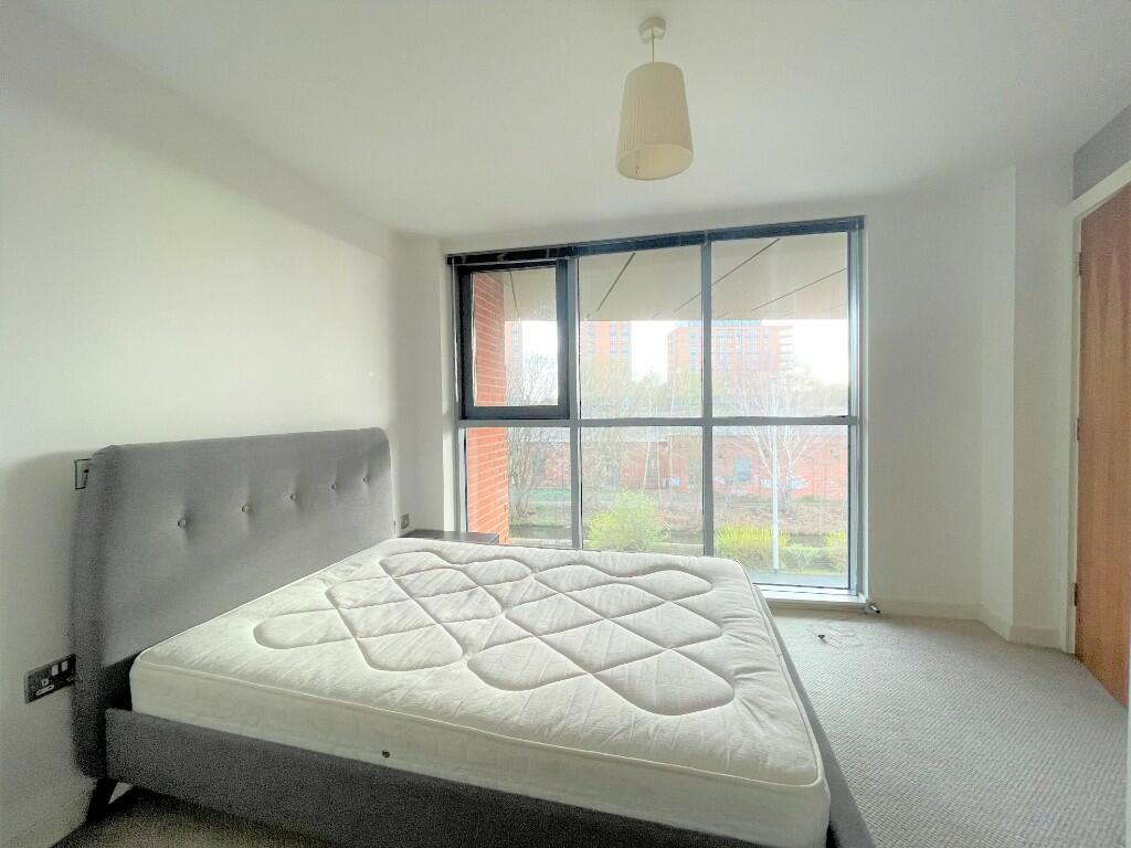 WELL PRESENTED ONE BEDROOM FLAT IN NEWCASTLE UPON TYNE RoomsLocal image