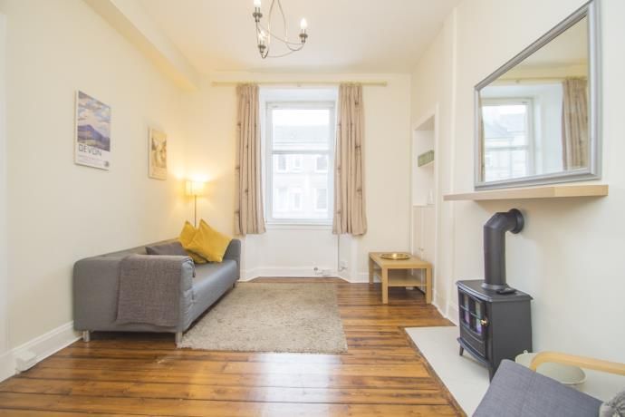 Lovely one bedroom flat to rent RoomsLocal image