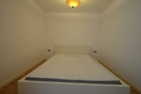 FANTASTIC ONE BEDROOM FLAT IN LEEDS RoomsLocal image