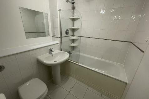 FABULOUS FURNISHED ONE BEDROOM FLAT IN BRIGHTON RoomsLocal image