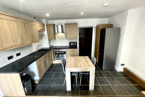 FURNISHED ONE BEDROOM FLAT IN SOUTHAMPTON RoomsLocal image