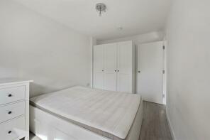 FURNISHED ONE BEDROOM FLAT IN KINGSTON UPON THAMES RoomsLocal image