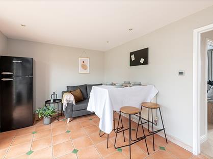Lovely one bedroom flat to rent RoomsLocal image