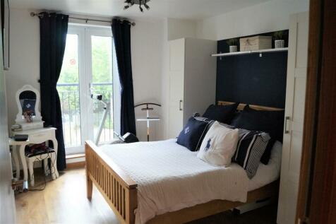 SUITABLE BEDROOM FLAT IN MILTON KEYNES RoomsLocal image