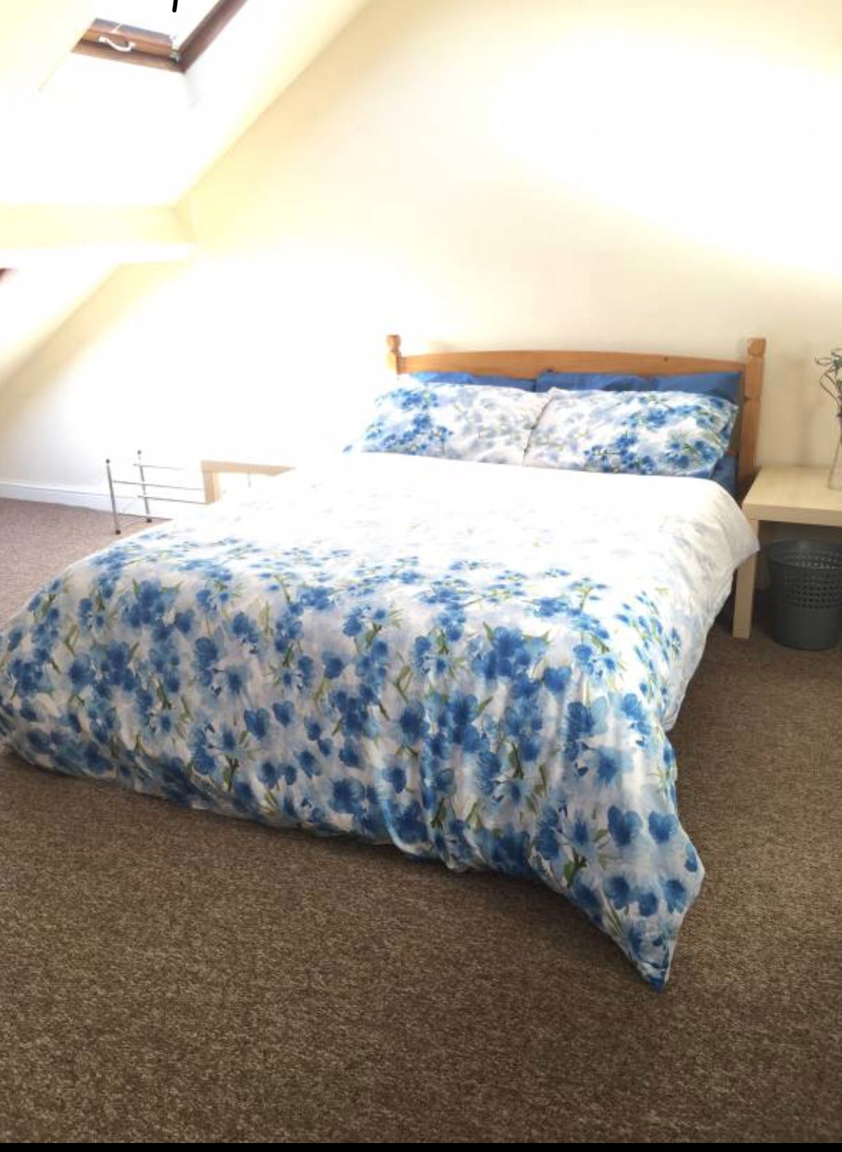 2 Double Bed Room For Rent RoomsLocal image
