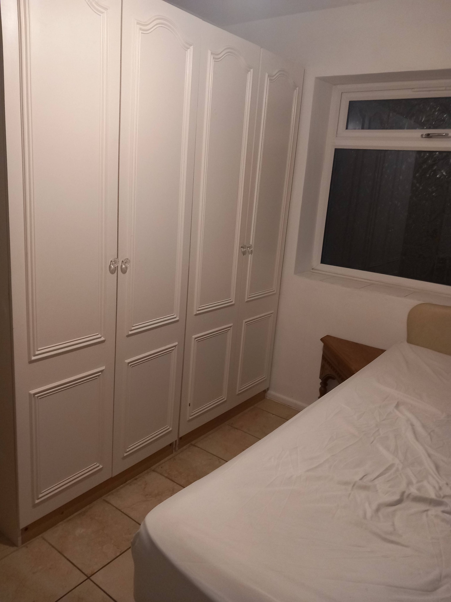 good size room for 1 person, all bills included RoomsLocal image