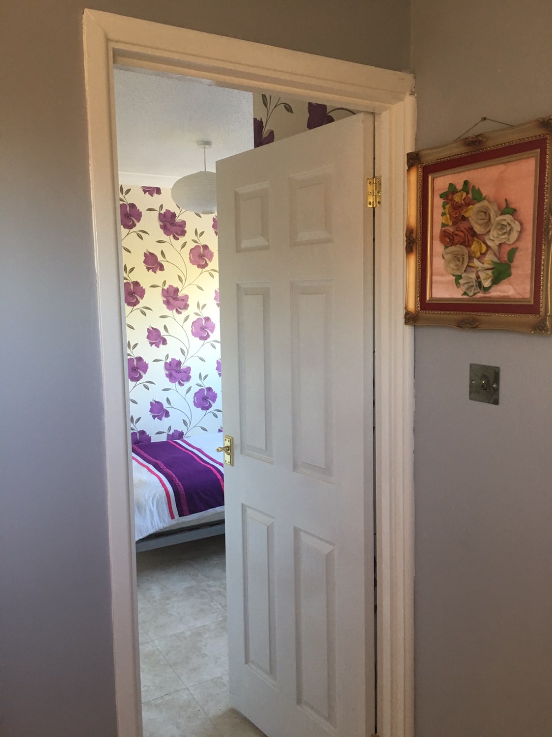 Room For Rent In Milton Keynes RoomsLocal image