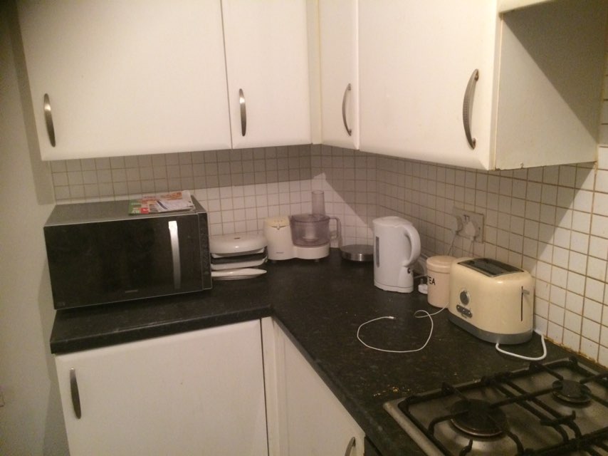 Two Bedrooms Available Shared House RoomsLocal image