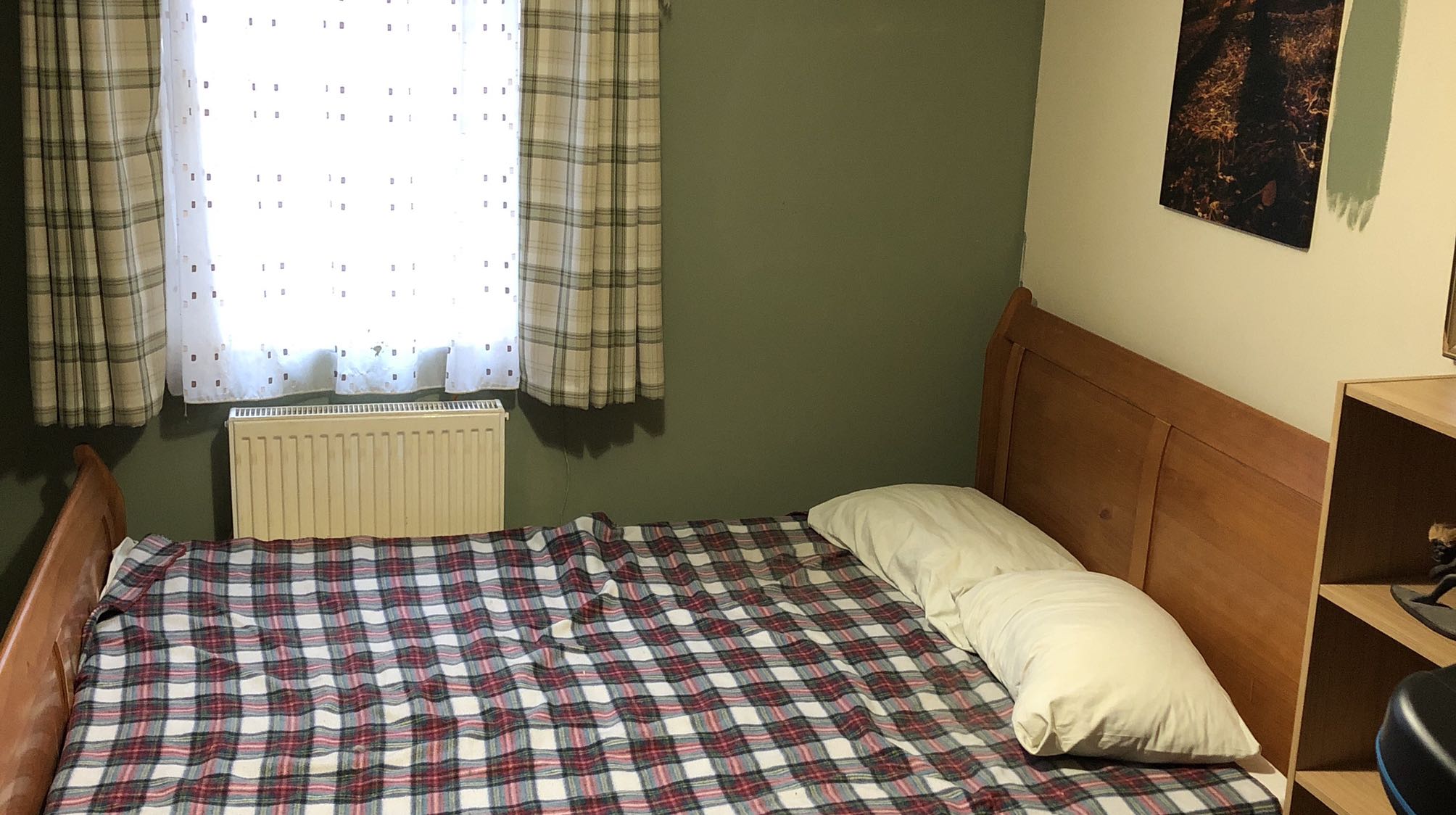 1 Double Bedroom Semi Furnished Northampton RoomsLocal image