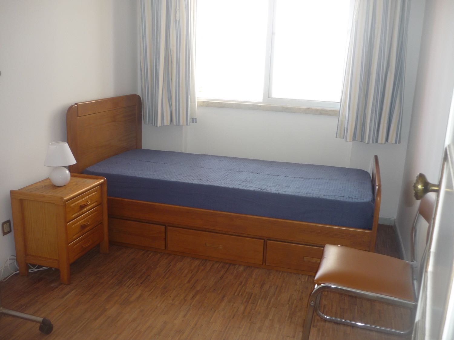 Single Room In Wood Green, London  RoomsLocal image