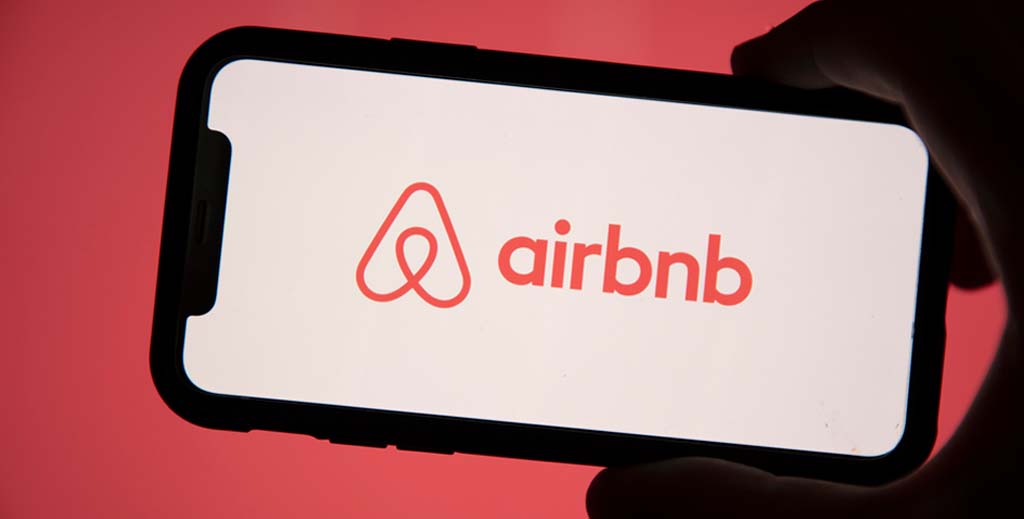 LATEST: How much more does Airbnb earn landlords more than traditional lets? - https://roomslocal.co.uk/blog/latest-how-much-more-does-airbnb-earn-landlords-more-than-traditional-lets #much #more #does #airbnb #earn