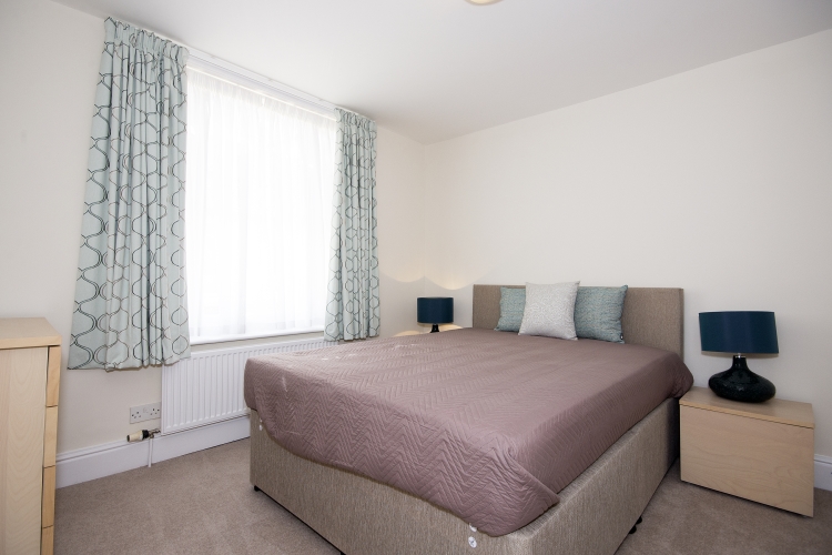 Double bedroom available in a two bedroom apartment in Birmingham RoomsLocal image