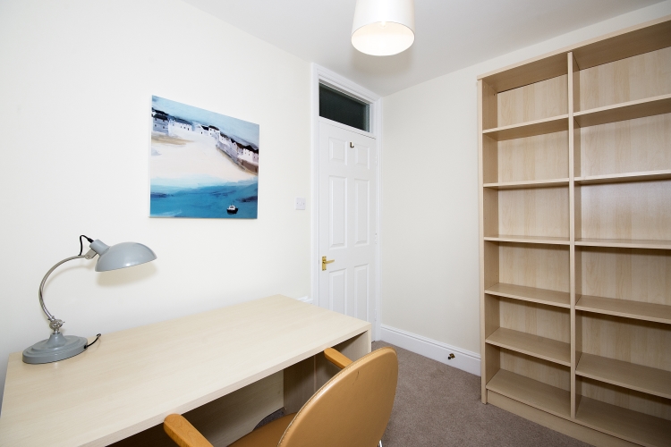 Double bedroom available in a two bedroom apartment in Birmingham RoomsLocal image