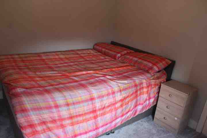 Double bedroom in Rusholme RoomsLocal image