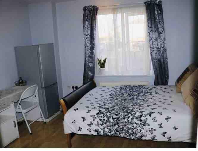 Double Ensuite -professional female/couple RoomsLocal image