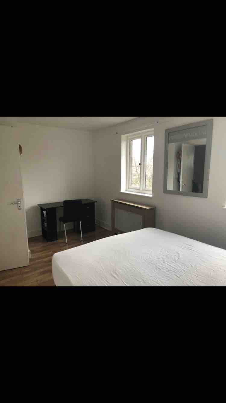 1 Bedroom west Drayton £600 Month RoomsLocal image