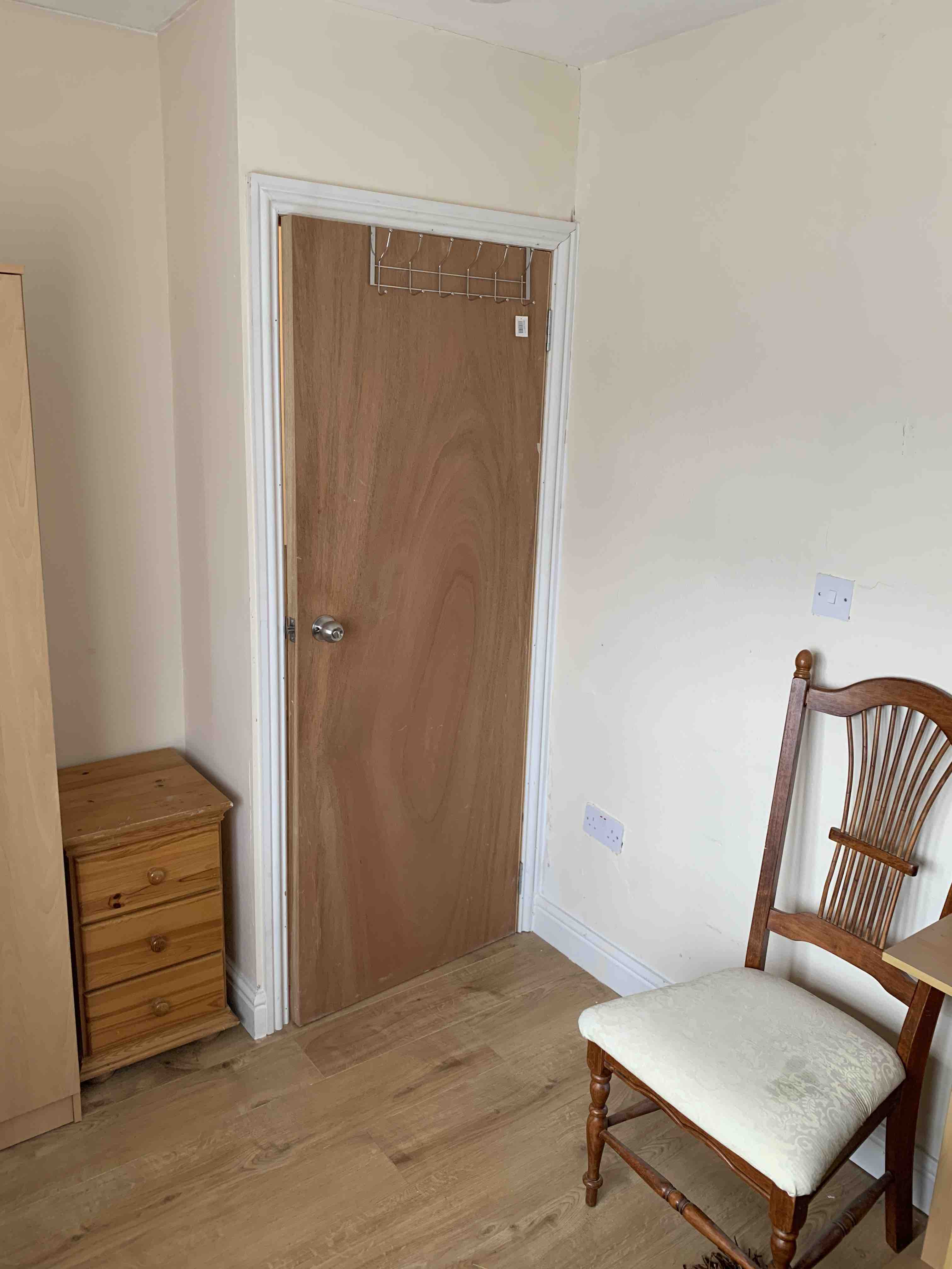 Double bedroom in Twickenham RoomsLocal image