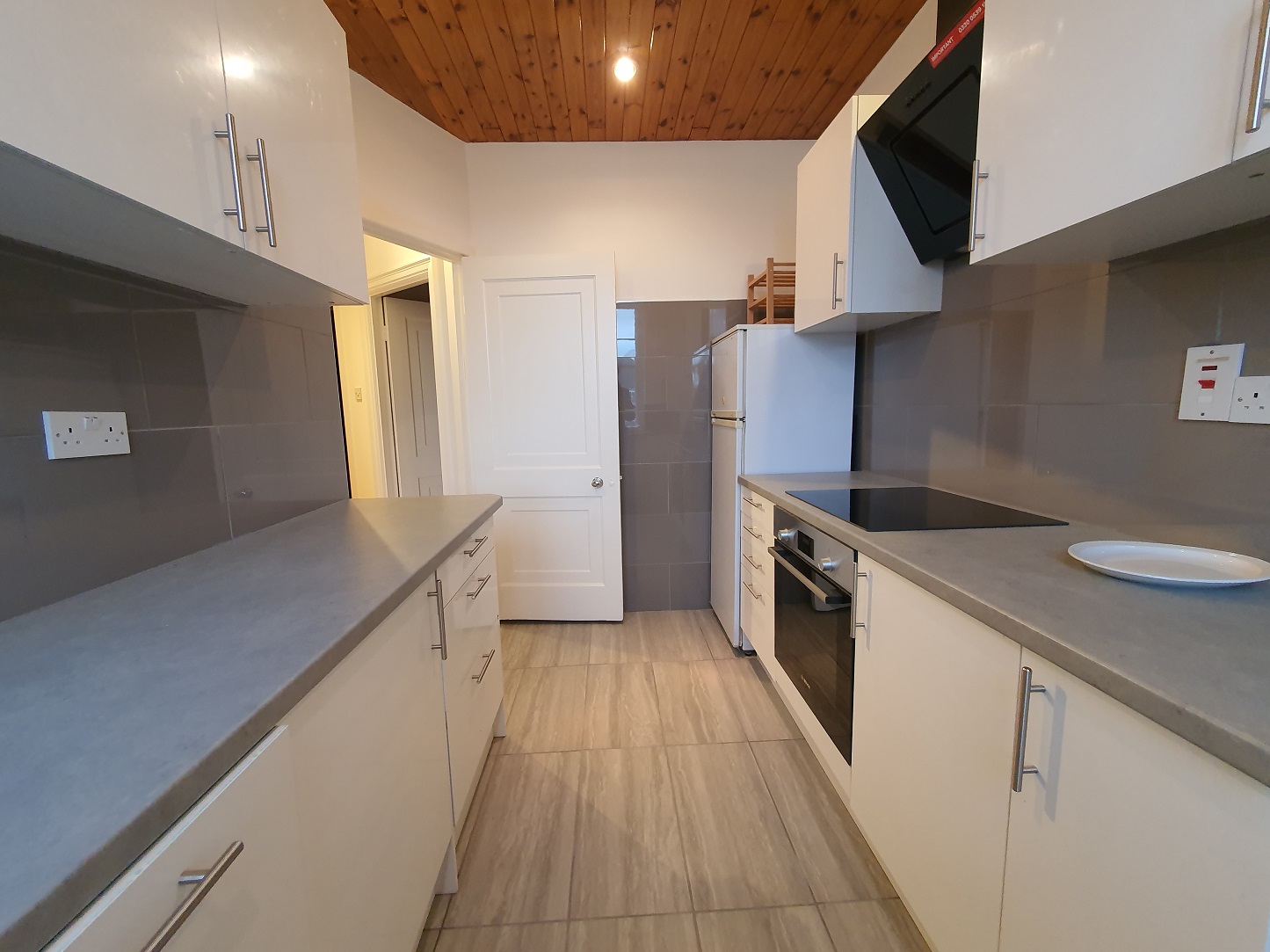 Stunning 2 bedroom flat sharing male,female,couples are welcome RoomsLocal image