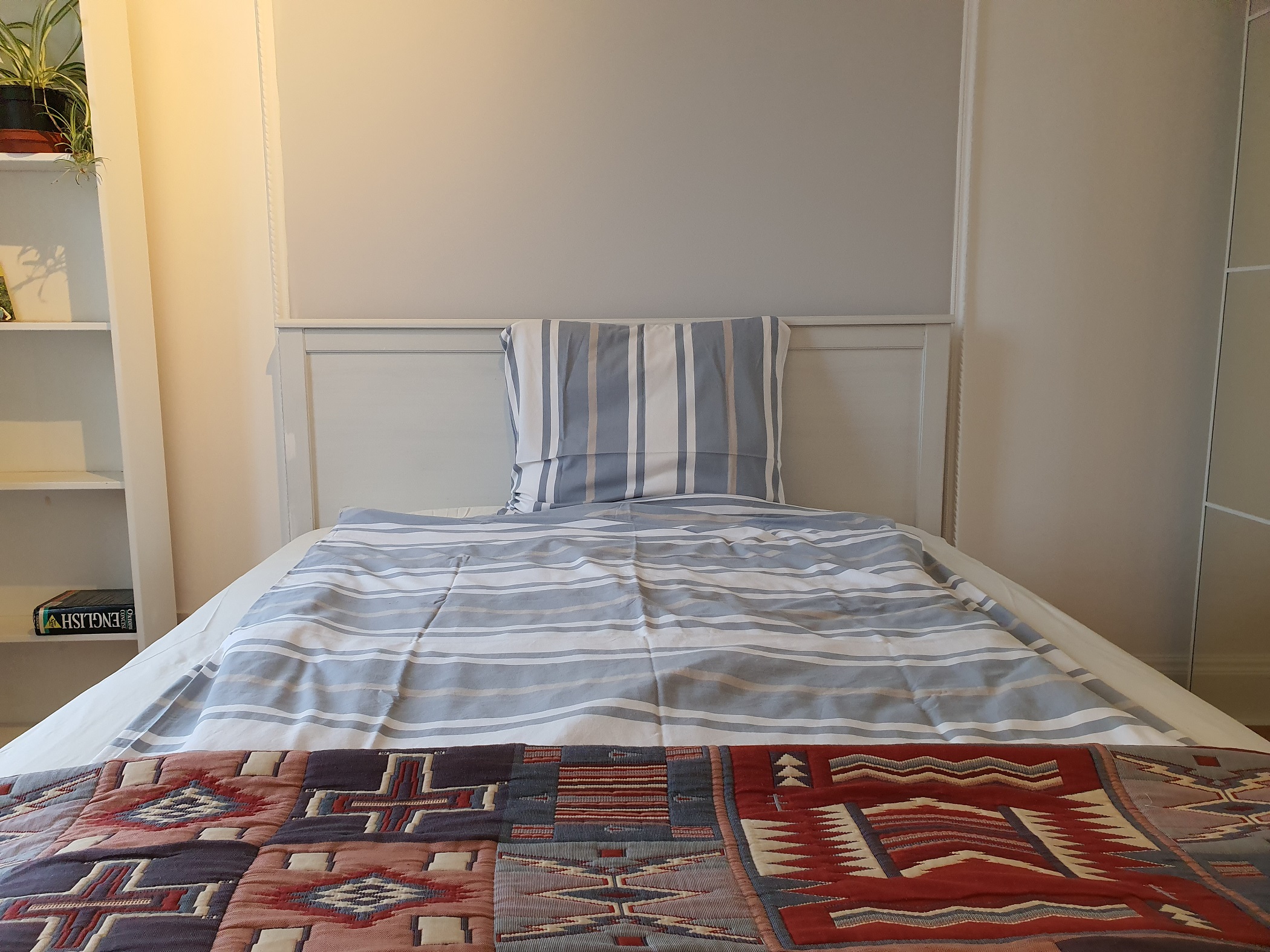 Charming double bedroom in Marylebone London available RoomsLocal image