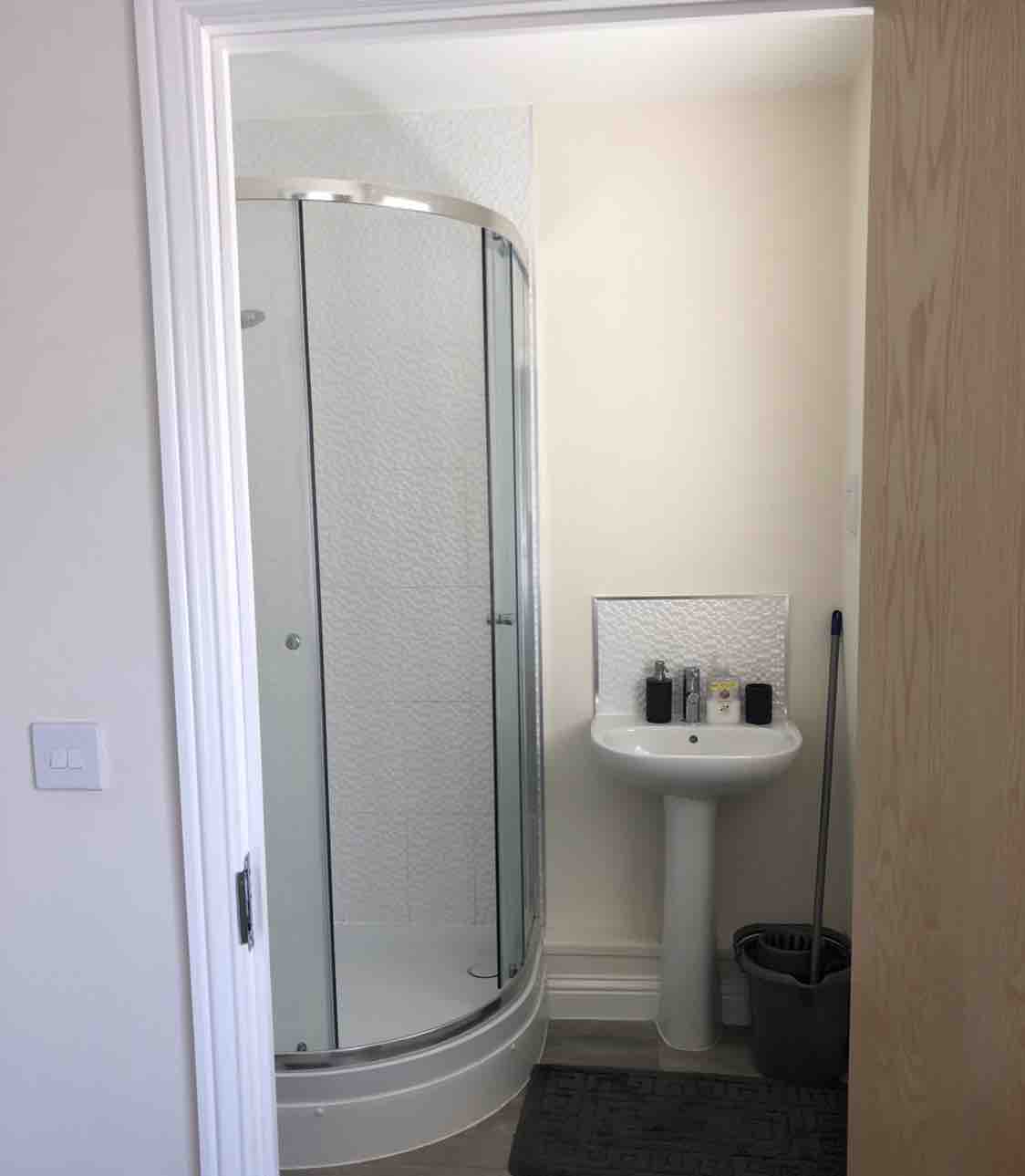 Double Room with En Suite RoomsLocal image