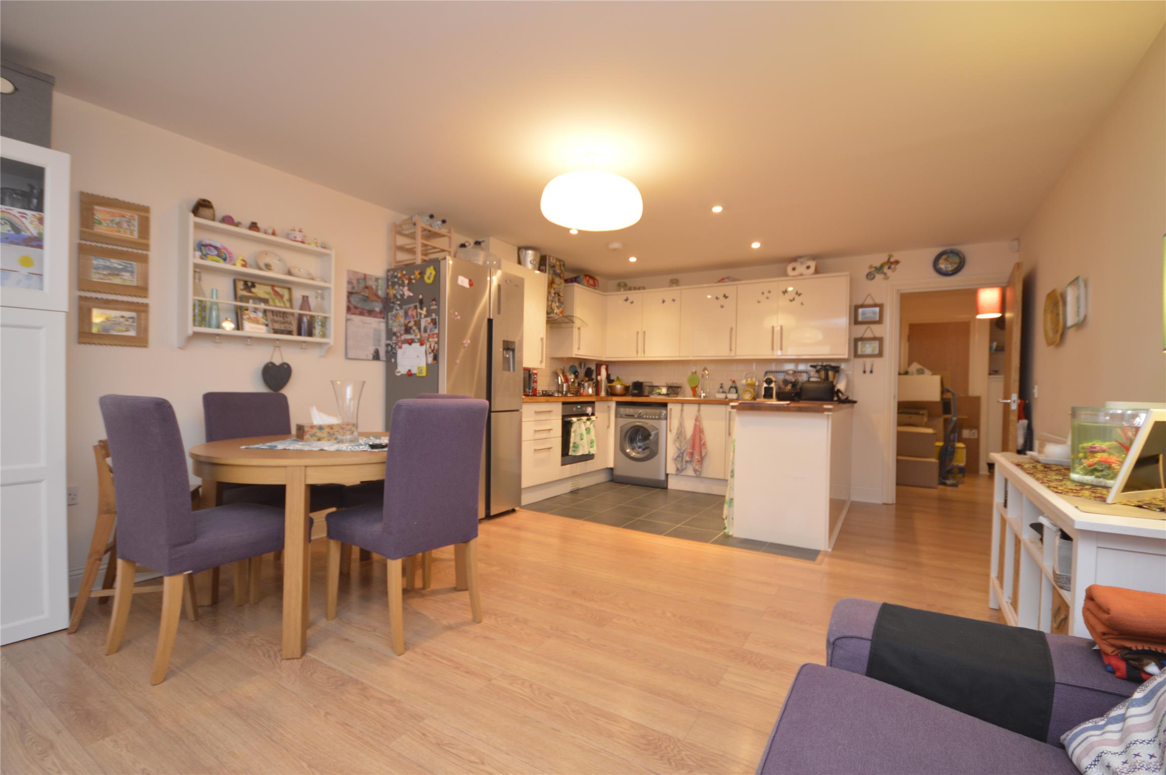 This lovely 2 bedroom property based in the heart of Clapham RoomsLocal image