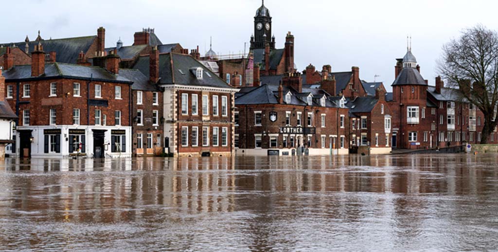 Thirty percent of UK commercial premises at risk of flooding - https://roomslocal.co.uk/blog/thirty-percent-of-uk-commercial-premises-at-risk-of-flooding #percent #commercial #premises #risk #flooding