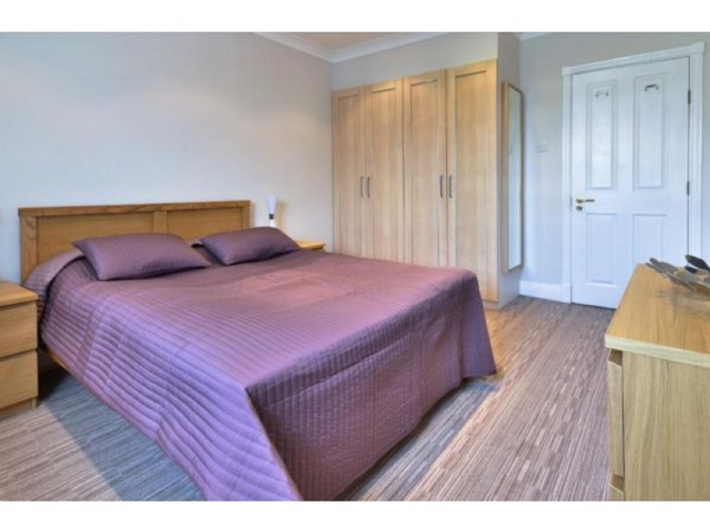Fantastic Two Double Bedroom Apartment in the Heart of the City. RoomsLocal image