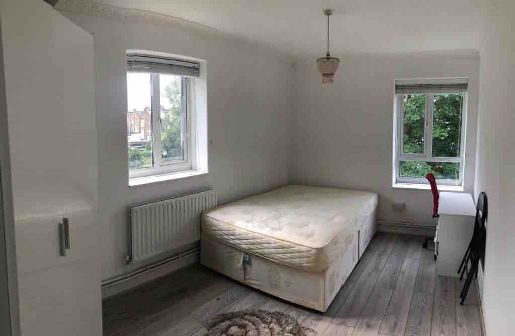 3 Bedroom Flat in Holloway RoomsLocal image