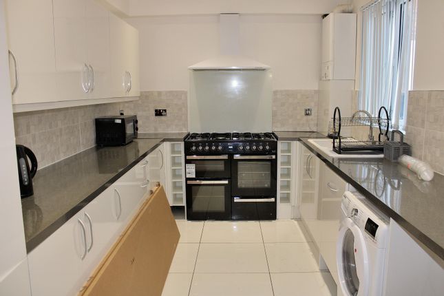 A brand new executive 1 Bed flat RoomsLocal image