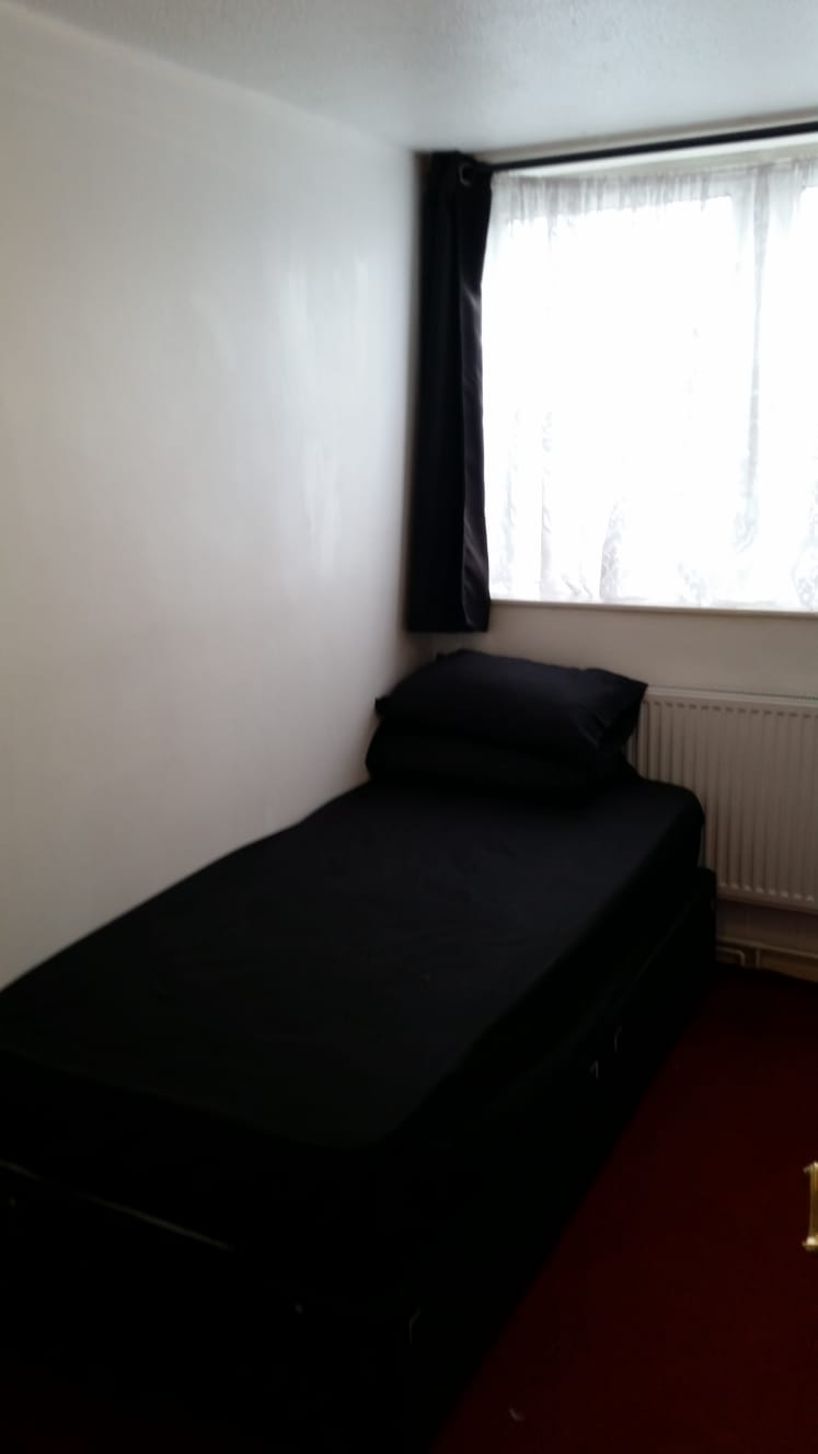 Single and Double Rooms available at Se5 RoomsLocal image
