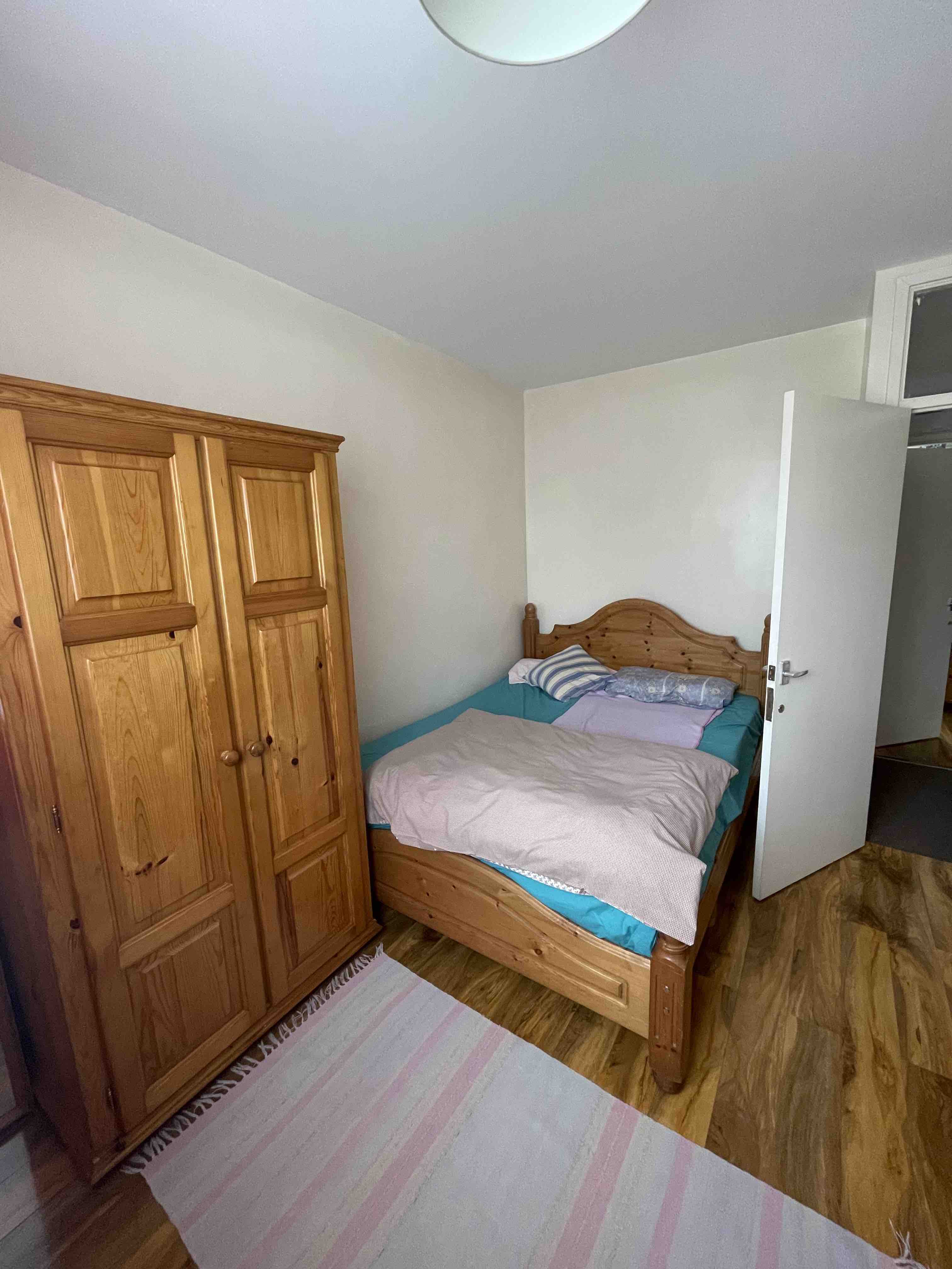 1 bedroom available RoomsLocal image
