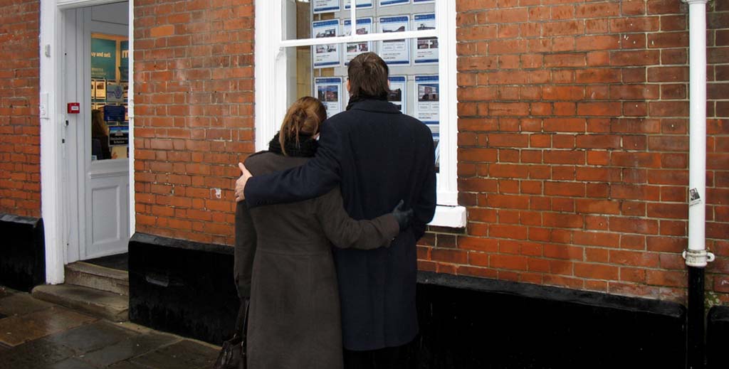 Demand for rented property to rise AGAIN as tenants put off home-buying - https://roomslocal.co.uk/blog/demand-for-rented-property-to-rise-again-as-tenants-put-off-home-buying #demand #rented #property #rise #more